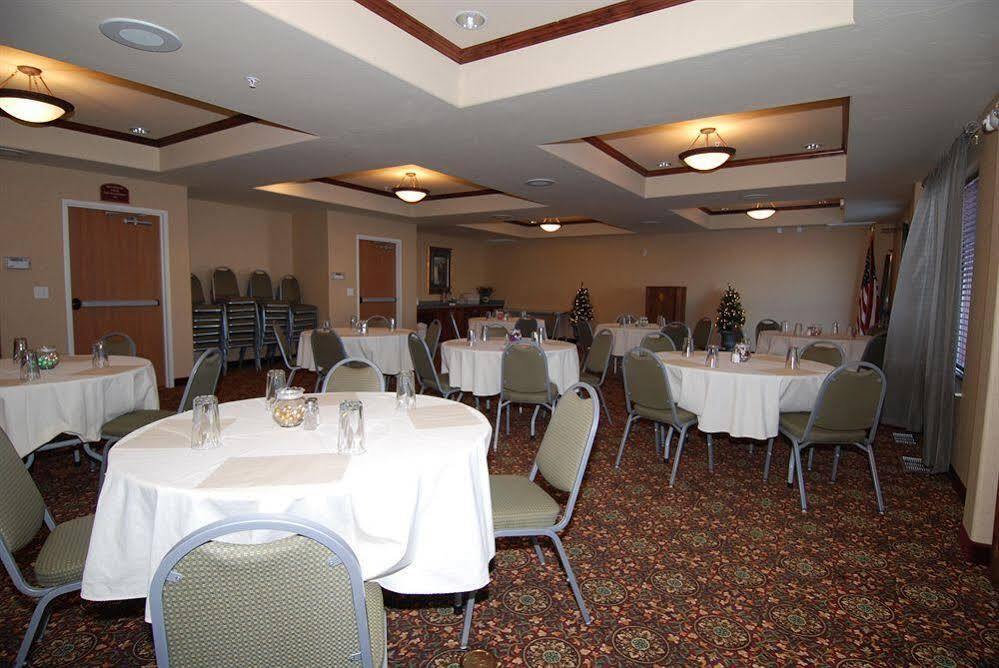 Holiday Inn Express & Suites Douglas By Ihg Екстериор снимка