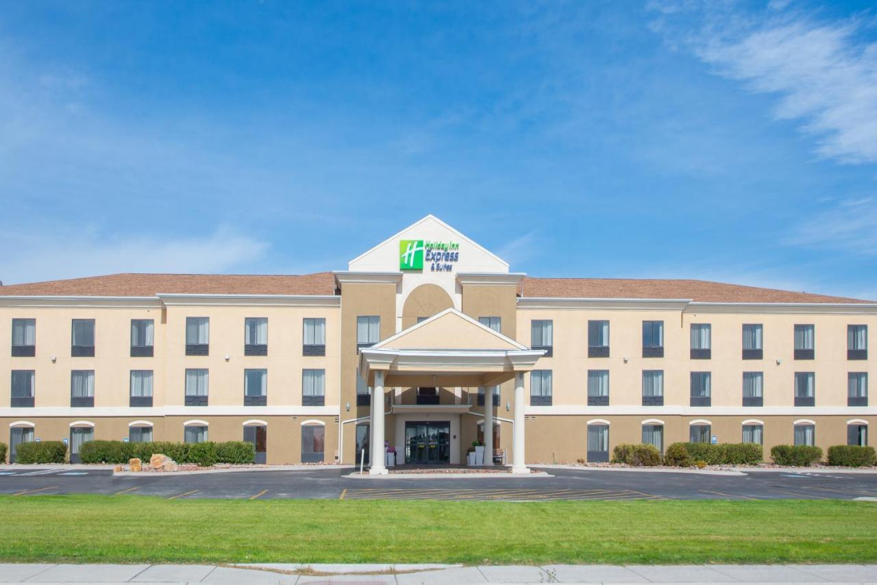 Holiday Inn Express & Suites Douglas By Ihg Екстериор снимка